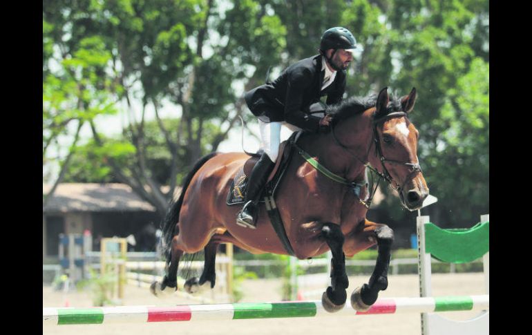 Ganador. A lomos de 'Extreme', Martín Jiménez se impuso en la prueba libre con obstáculos a 1.25 metros de altura. EL INFORMADOR / F. Atilano