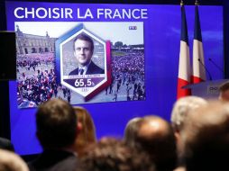 Emmanuel Macron ganó hoy las elecciones presidenciales francesas con unos 30 puntos de ventaja sobre su rival Marine Le Pen. EFE / I. Langsdon