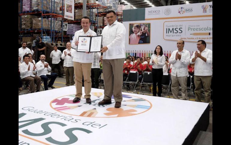 Mikel Arriola encabezó el Encuentro de Adolescentes junto con el gobernador Rolando Zapata. TWITTER / @Tu_IMSS