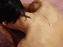 El disco homónimo de Harry Styles es producido por Columbia Records. TWITTER /