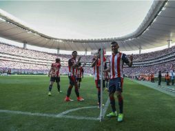 Orbelín Pineda (#7) celebra tras conseguir el gol que le dio el boleto a Chivas rumbo a las Semifinales del Clausura 2017. EL INFORMADOR / F. Atilano