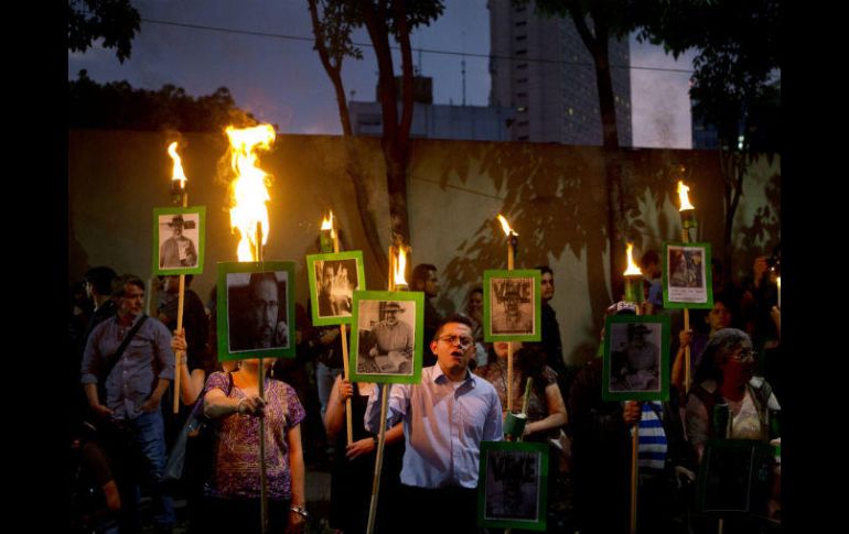 Ayer, comunicadores de todo el país realizaron protestas para demandar justicia por el homicidio de Javier Valdez. AP / R. Blackwell