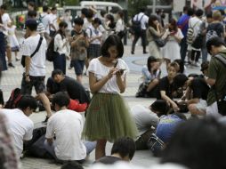 Los adolescentes y menores deben ser supervisados, a fin de saber qué sitios o páginas visitan. EFE / ARCHIVO