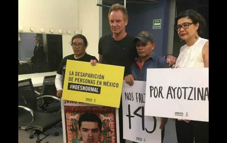 Sting se reunió con padres de los 43 normalistas antes de su concierto. TWITTER / @tryno