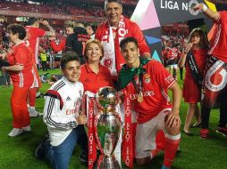 El artillero azteca se coronó campeón por segunda vez en la liga portuguesa desde su llegada al club. FACEBOOK / Sport Lisboa e Benfica