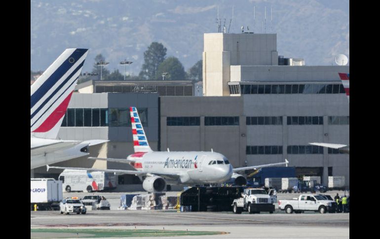 Los bomberos informaron que el hecho se registró a las 3:57, hora local, y se trató del vuelo de Aeroméxico 642. AP / D. Dovarganes