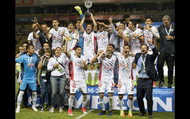 Monarcas. Los Lobos BUAP celebraron eufóricos el ascenso a la Liga MX, a costa de los Dorados de Culiacán. MEXSPORT /