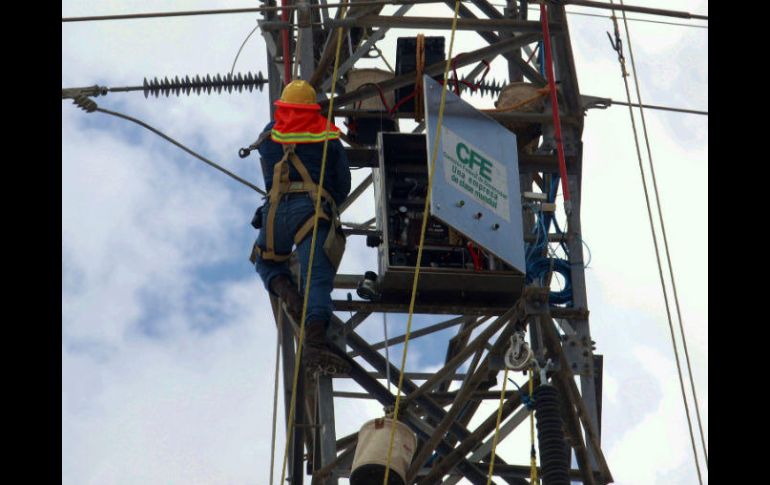 La CFE seguirá informando de los avances en el restablecimiento de la electricidad. SUN / ARCHIVO