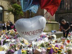 La bomba detonada por un joven kamikaze en Manchester dejó 22 muertos y decenas de heridos. EFE / A. Rain