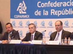 Miguel Ángel Mancera estuvo presente en la toma de protesta para el tercer año del presidente de la Canaco. TWITTER / @ManceraMiguelMX