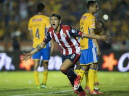 El primer gol de Chivas fue de Alan Pulido. MEXSPORT / J. Martinez