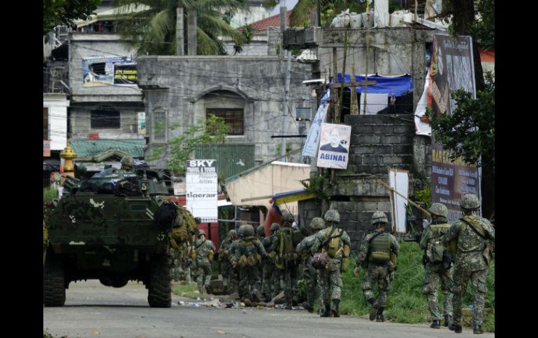 Ahora, en las calles de la localidad hay más soldados que residentes, lo que convierte a Marawi en una ciudad fantasma. EFE / R. Malasig