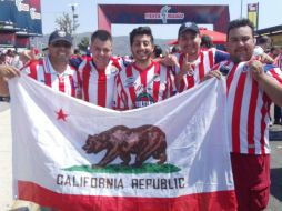 La afición rojiblanca organiza una fiesta previa a la Final del Clausura 2017. MEXSPORT / J. Martínez