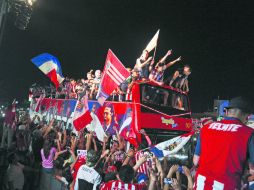 El domingo, afición y jugadores fueron un mismo ente en la celebración por la llegada de una nueva corona. EL INFORMADOR / G. Gallo