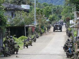 El Ejército, con el apoyo de ataques aéreos, trata de liquidar un grupo de aproximadamente 40 o 50 rebeldes. AP / B. Marquez