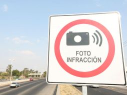 Se balizaron las vialidades y colocaron señales para indicar a los conductores dónde se ubican las cámaras. EL INFORMADOR / ARCHIVO