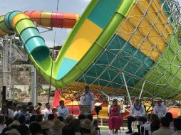 La ceremonia de inauguración fue encabezada por el titular de la Secretaria de Turismo federal, Enrique de la Madrid Cordero. TWITTER / @SixFlagsMexico