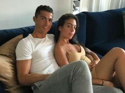 El jugador ya había compartido una foto con su novia en redes sociales, pero sin confirmar la noticia. INSTAGRAM / cristiano