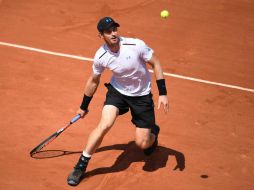 Murray, con 29 errores no forzados, superó el obstáculo gracias a su defensa, su paciencia y su experiencia. AFP / E. Freferberg