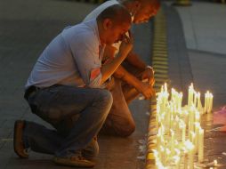 Un total de 36 víctimas fallecieron asfixiadas por la humareda provocada por un incendio causado por el atacante en una habitación. EFE / R. De la Peña