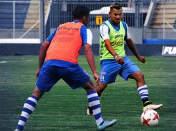 Jorge Luis Pinto, entrenador de Honduras, afirma que el juego contra México 'vale la vida y todo'. TWITTER / @FenafuthOrg