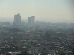 Guadalajara en un día contaminado de enero pasado. Las emisiones de combustibles a la atmósfera producen el efecto invernadero. EL INFORMADOR / Archivo