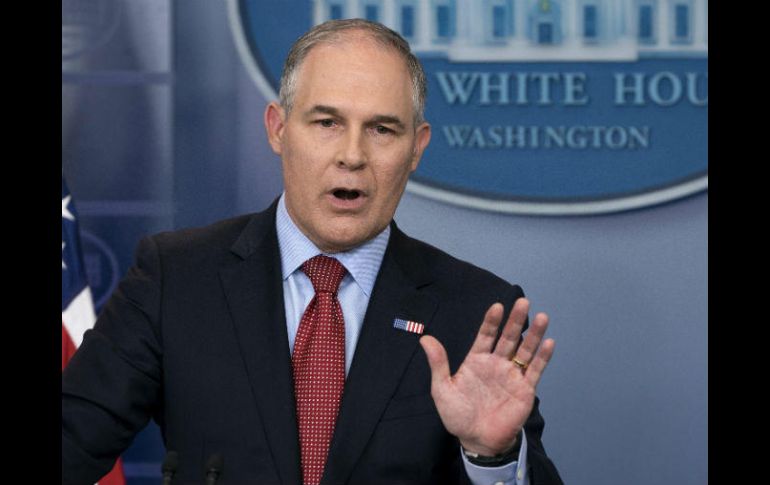 El administrador de la EPA, Scott Pruitt, afirmó que EU no tiene motivo para disculparse luego de su salida del acuerdo. EFE / S. Thew