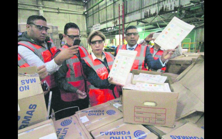 El Organismo Público Local Electoral de Veracruz destruyó ayer 642 mil 644 boletas que contenían errores. NTX /