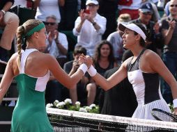 Ante Muguruza, Mladenovic acertó con varios golpes ganadores desde el fondo de la pista, en un partido con muchos errores. EFE / C. Petit Tesson