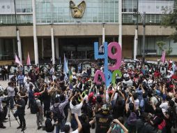 Este lunes, padres de las víctimas de la Guardería ABC se manifestaron frente a las instalaciones del IMSS. SUN / C. Blanquet