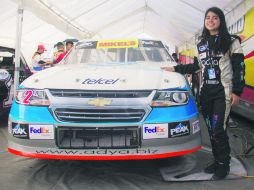 Por buen camino. La joven piloto Regina Rirvent asegura que aprende de los pilotos más experimentados. ESPECIAL / S. Pimentel