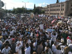 Los participantes en la marcha gritaban y cantaban: ‘voto por voto. Casilla por casilla’. TWITTER / @SalvadorVegaC