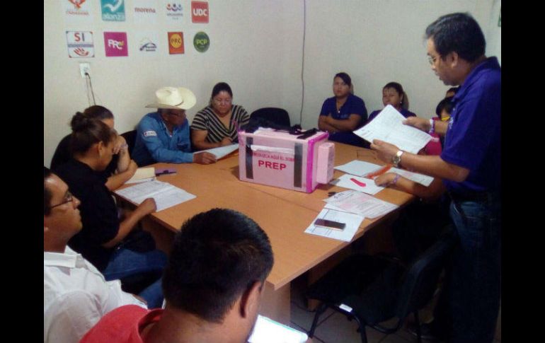 Informan que ya se inició el cotejo de las actas para determinar cuántos paquetes electorales serán abiertos. TWITTER / @IECoahuila