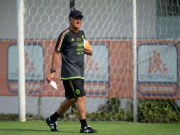 El técnico Osorio aspira a ganar Copa Confederaciones y Copa Oro, y afirma que 'no puede ser con el mismo equipo'. MEXSPORT / J. Ramírez