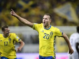 Ola Toivonen celebra su gol de ultimo minuto, que valió la victoria para Suecia. EFE / M. Ericsson