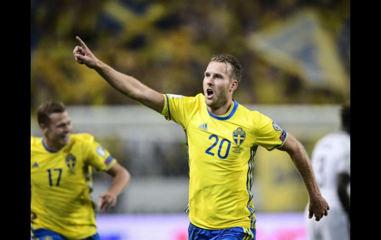 Ola Toivonen celebra su gol de ultimo minuto, que valió la victoria para Suecia. EFE / M. Ericsson