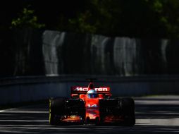 Alonso (foto) fue duodécimo y Sainz decimotercero, lo que no les permitió superar el corte de los diez mejores tiempos. AFP / D. Istitene