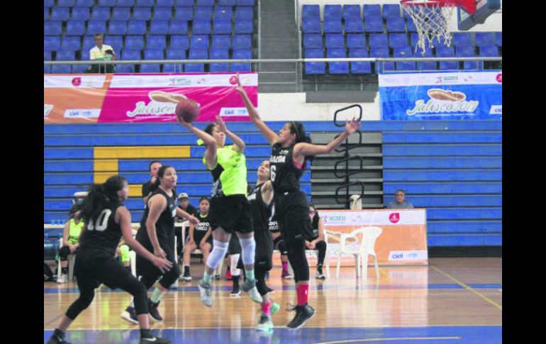 Finales. El Domo del Code fue el escenario donde se definieron los equipos campeones de basquetbol. ESPECIAL /