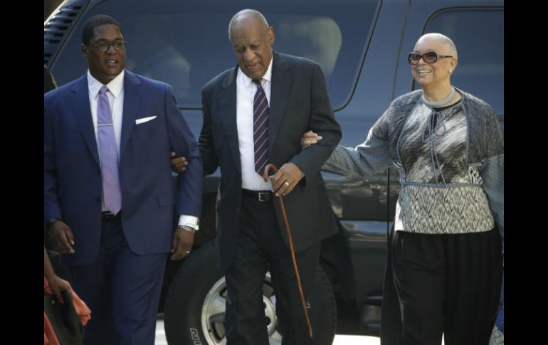 La esposa de Cosby desde hace 53 años, Camille, estuvo por primera vez presente en el juicio. AP / M. Rourke