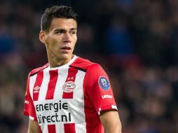 El ahora ex jugador del PSV Eindhoven de Holanda se coronó campeón de la Eredivisie en la temporada 2015-2016. TWITTER / @HectorMorenoh