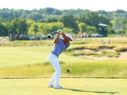 El estadounidense Brooks Koepka durante el hoyo 6 en el Erin Hills. AFP / A. Redington