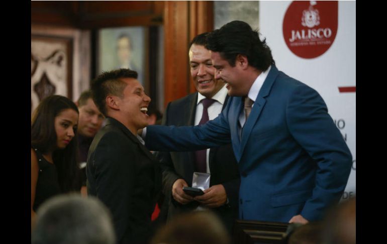 Germán Sánchez recibió del gobernador Aristóteles Sandoval el Premio Jalisco 2017. EL INFORMADOR / F. Atilano