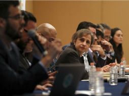 Carmen Aristegui, junto a otros afectados, mostró los mensajes que llegaron a su celular. AP / E. Verdugo