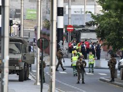 Las fuerzas de seguridad belgas han desplegado un perímetro de seguridad en torno a la estación de trenes. AP / G. Wijngaert