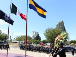 Durante el evento se realizó un disparo con salva para honrar la memoria del compañero caído. TWITTER / @PoliciaGDL