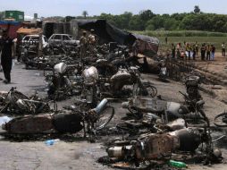 Autoridades adelantan que la detonación pudo ser causada por algunas de las personas que se reunieron para recoger el combustible. AP / I. Asim