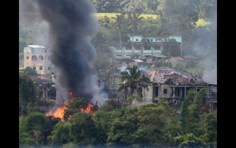 Mediante bombardeos, ataques aéreos y operaciones sobre el terreno, soldados se abren paso en el territorio. AFP / T. Aljibe