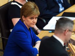 Sturgeon adelanta que el gobierno escocés rehará su plan para el referéndum, y mientras tanto apoyarán el proceso del ‘Brexit’. AFP / A. Buchanan