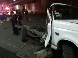 Después del choque del tráiler, un autobús se impactó a unos metros. TWITTER / @PoliciaFedMx