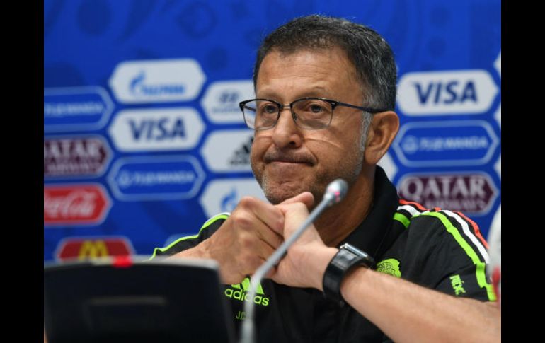 ''Hablamos de los campeones del mundo y todos les admiramos, incluido yo'', concluyó el entrenador del equipo azteca. AFP / P. Stollarz